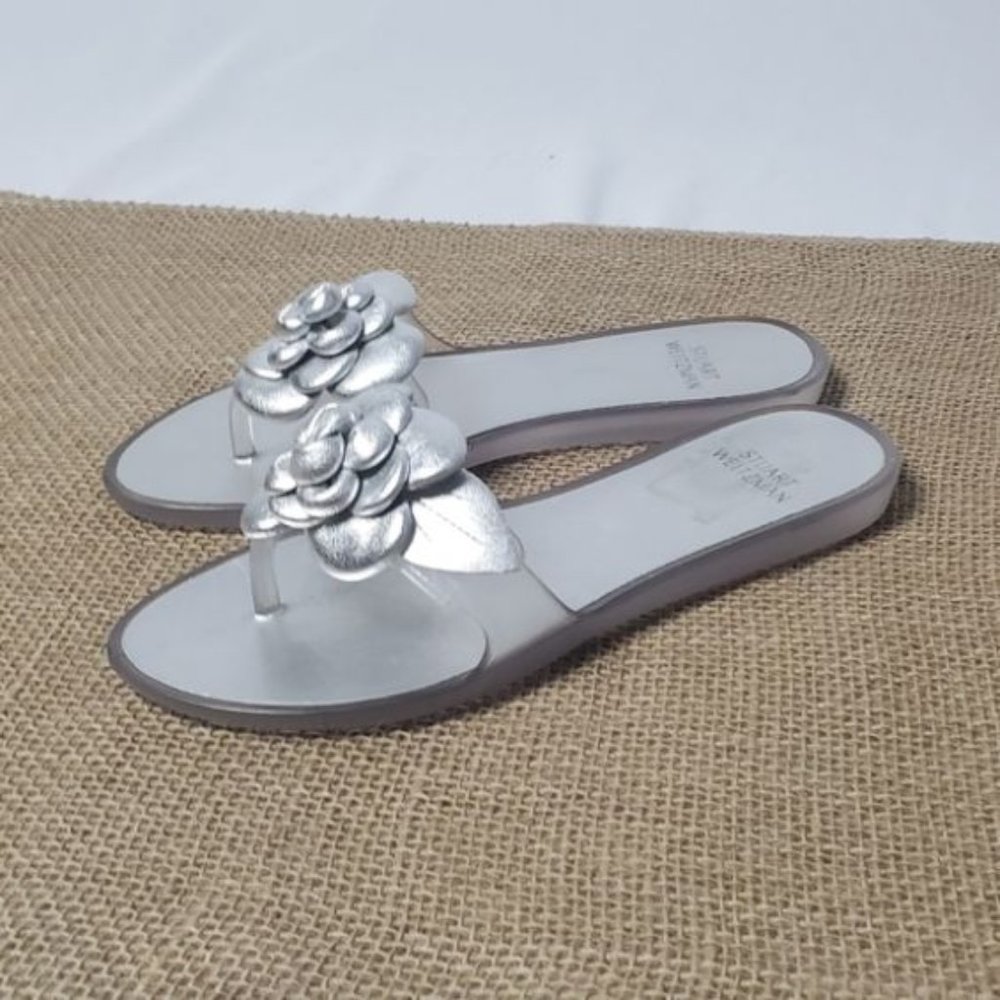 Flower jelly flip flops